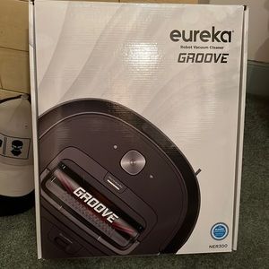 Eureka Groove Robot Vacuum Cleaner